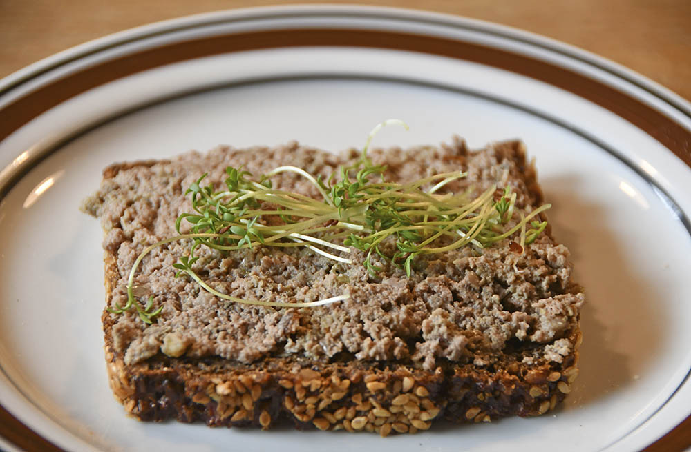 Karse på leverpostej