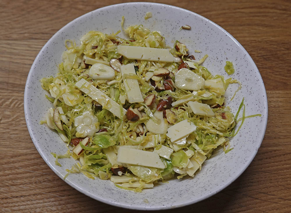 Råkostsalat med rosenkål